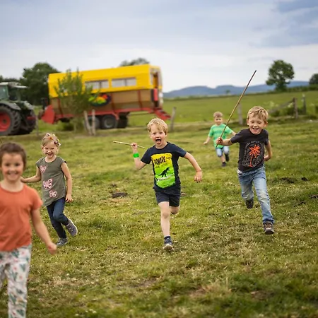 Semesterbostad Hof Koehne - Haus Am Berg 4er *